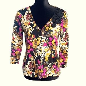 Cable & Gauge | Floral Baroque Button Down Cardigan w Floral Accent | Size Small